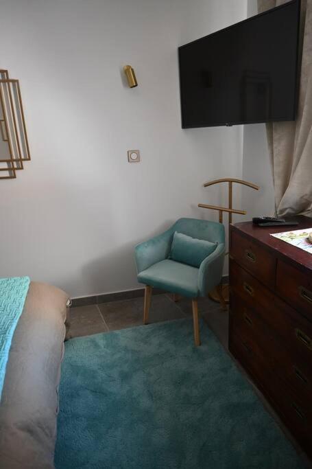 Appartement Carqueiranne Le Port Luaran gambar